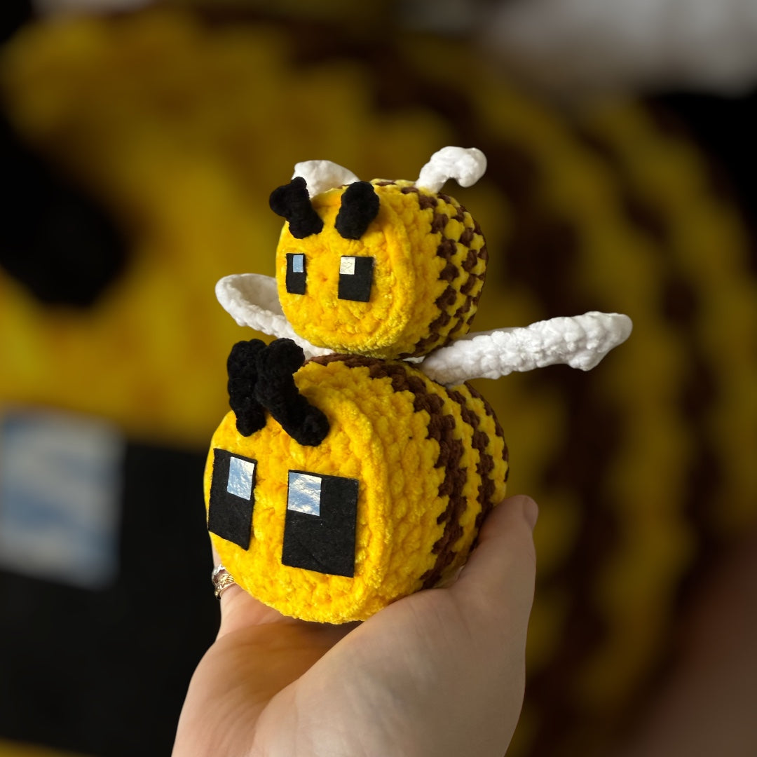Blockbee and baby crochet pattern