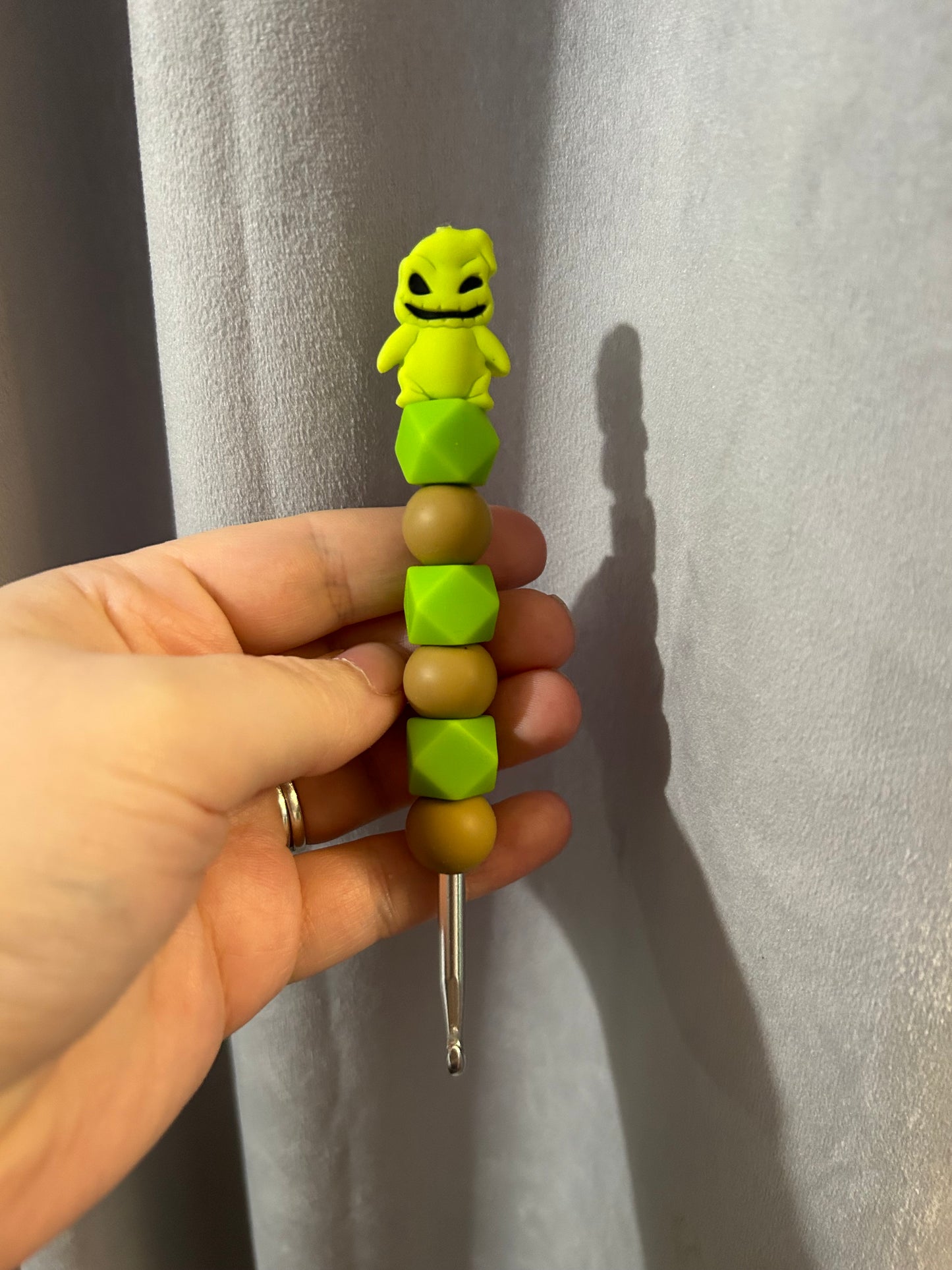 Oogie hook